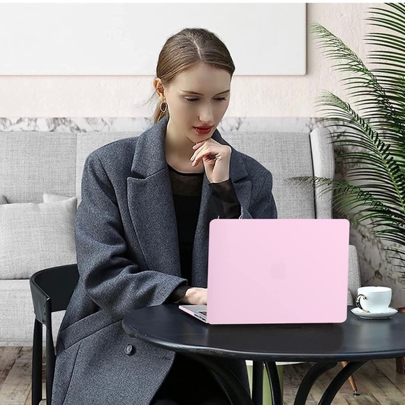 New! MOSISO Plastic Hard Shell Case compatible with MacBook Pro 14”, Clear Pink - Picture 6 of 16